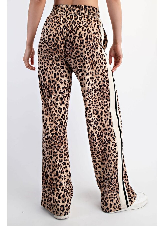 SOFT & FIERCE STRAIGHT LEG LEOPARD PANT