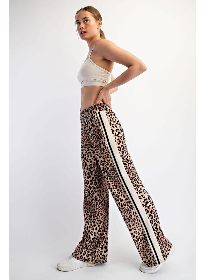 SOFT & FIERCE STRAIGHT LEG LEOPARD PANT