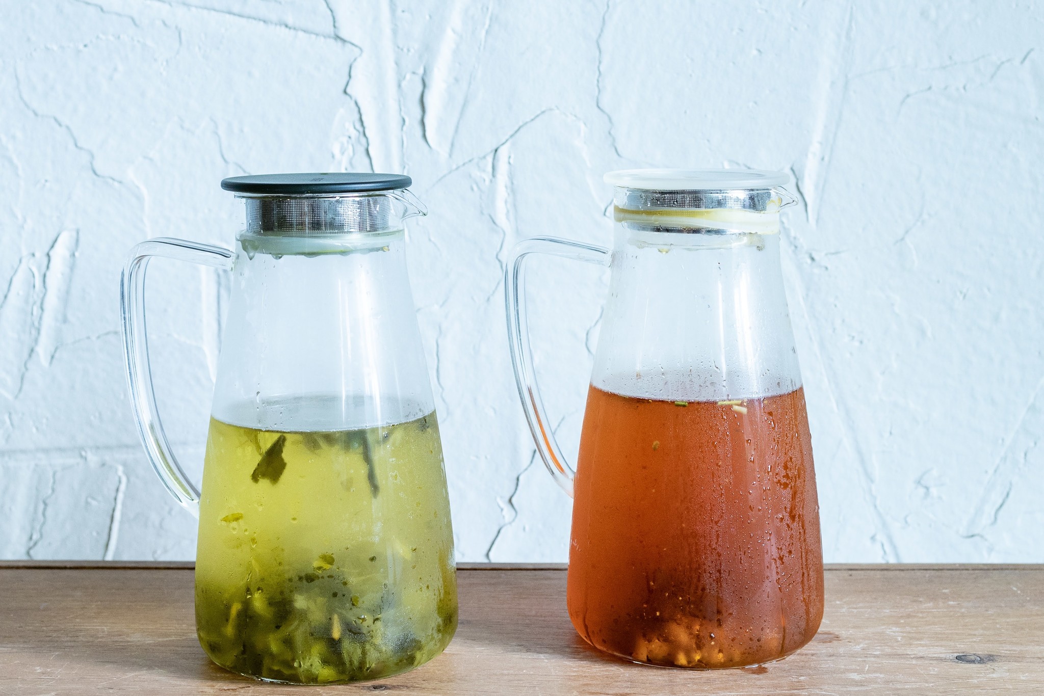 How to make iced tea by the glass and pitcher