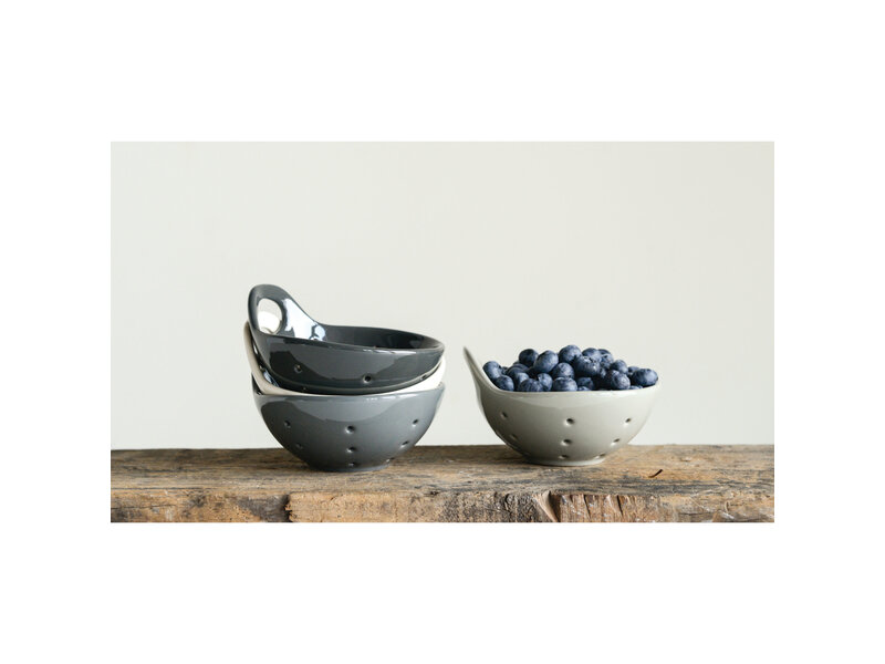 Creative Co-OP Stoneware Berry Bowl, 4 Colors