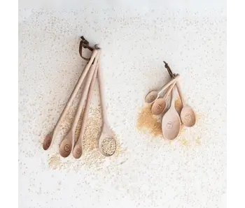 Carved Beech Wood Measuring Spoons, Set of 4