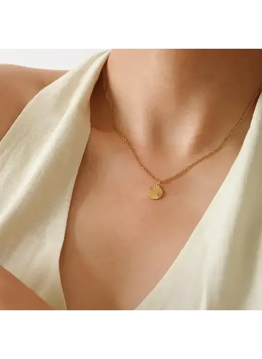 Miraz 18k Gold Non-Tarnish Round Sun Gaze Necklace