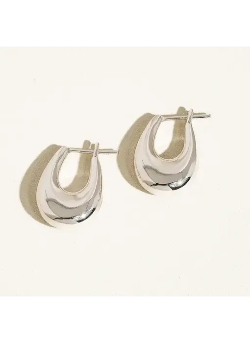 Quinn 18K Classic Droplet Hoop Earring Silver