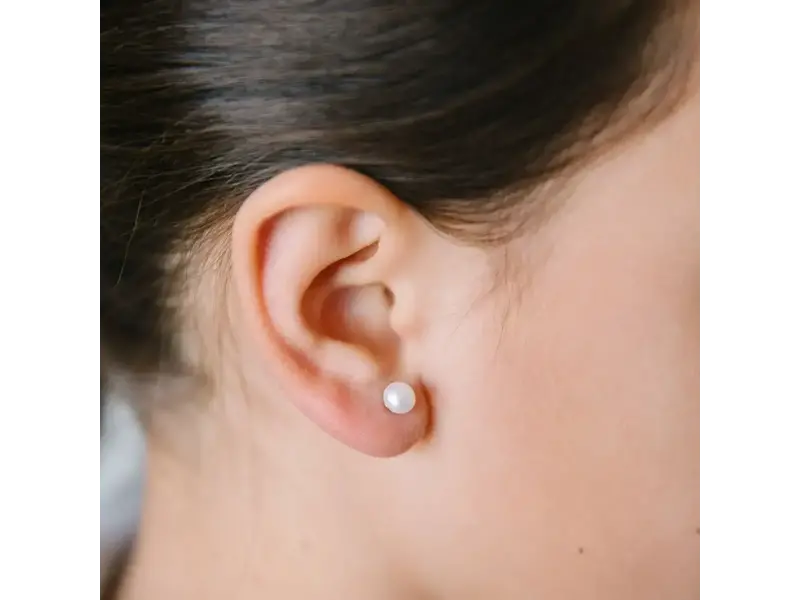 pip pop post Pearl earrings