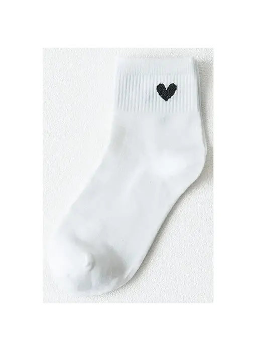 Heart printed ankle socks- white