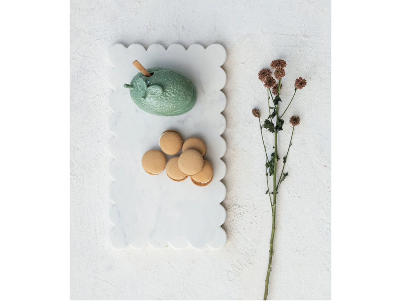 Creative Co-OP Marble Cheese/Cutting Board w/ Scalloped Edge, White