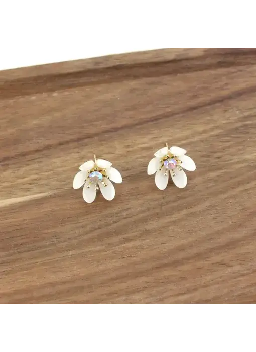 E25226 Glass Crystal Centered Flower Post Earrings - ivory