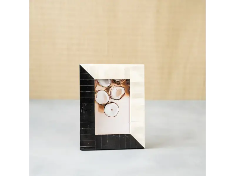 India Handicraft Exporter B&W Frame - 4x6