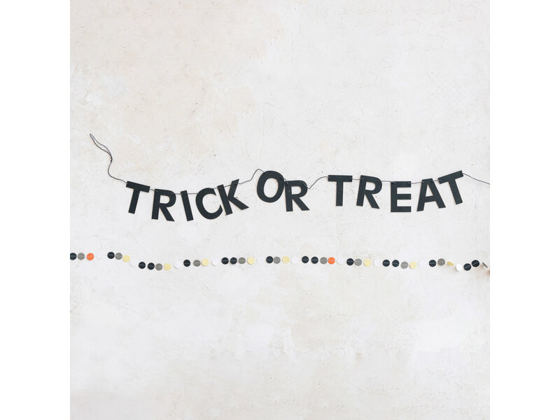 Creative Co-OP Paper Banner "TRICK OR TREAT", Black