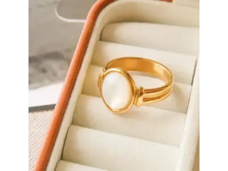 MAIQ Accessories Jade Non-Tarnish Classic Shell Stone Ring Gold