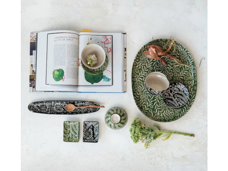 Creative Co-OP Stoneware Platter w/ B&W Wax Relief Botanicals