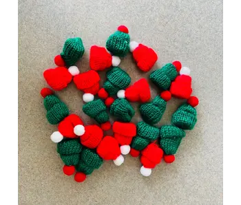 Mini Knit Cap For Bottles Caps - red