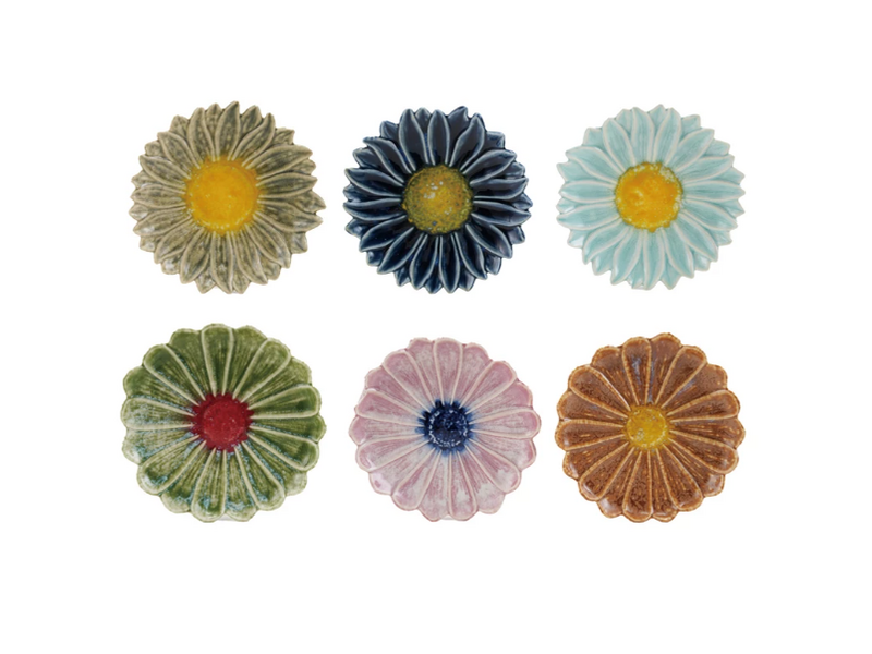 Creative Co-OP Stoneware Flower Shaped Plate, Reactive Glaze, 6 Assorted Colors