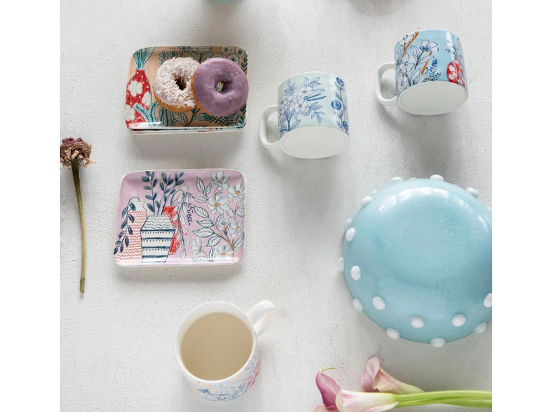 Creative Co-OP Stoneware Plate w/ Flowers, 4 Assorted Styles