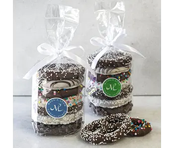 7pc Milk and White Chocolate Pretzels - Assorted Decorations