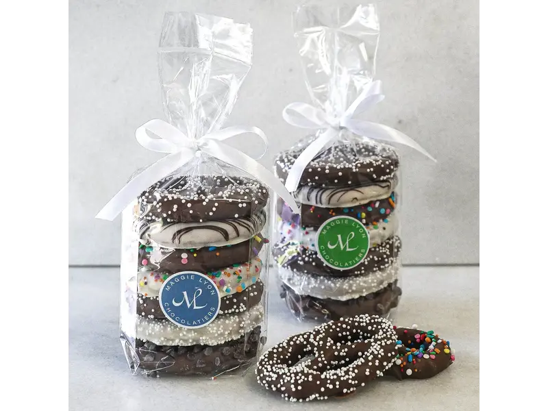Maggie Lyons Chocolatiers 7pc Milk and White Chocolate Pretzels - Assorted Decorations