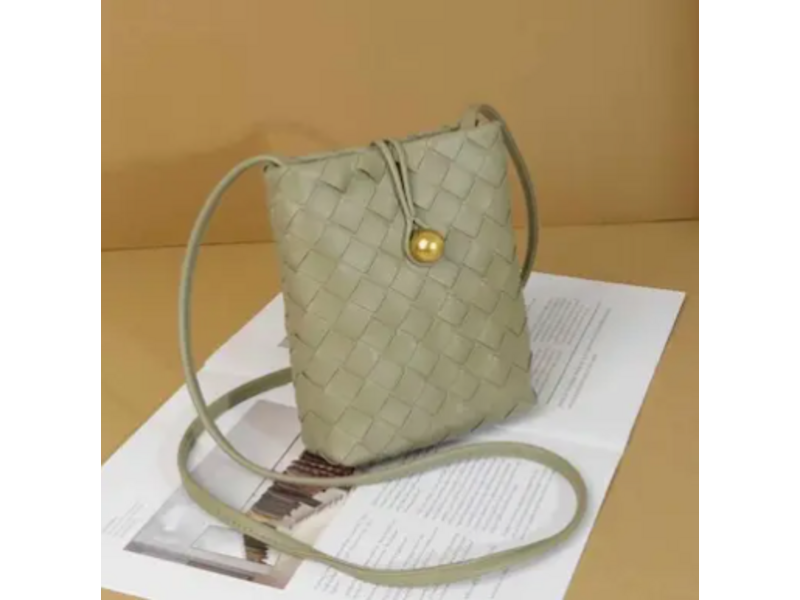 pretty persuasions Small Woven Crossbody Bag - Green