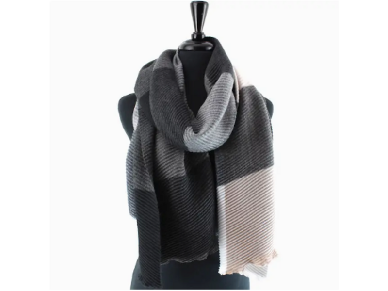 pretty persuasions Merrymaking Pleated Scarf - Black & White