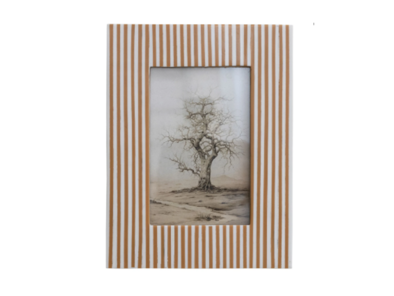 Creative Co-OP Resin Striped Photo Frame, 4"x6"