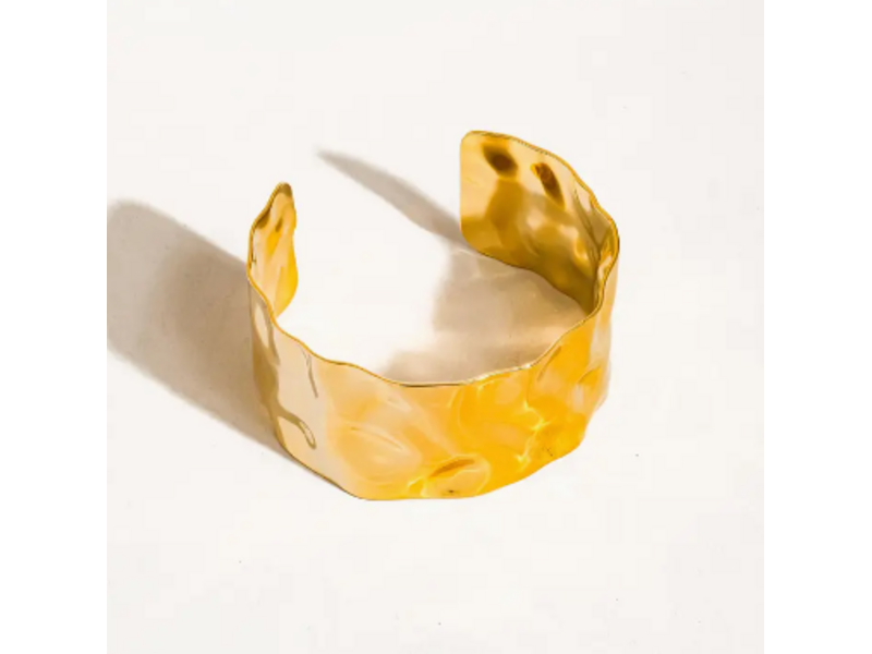 MAIQ Accessories Baiser 18K Gold Non-Tarnish Glam Bold Bangle