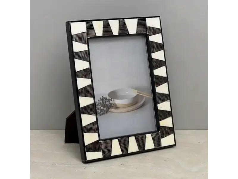 India Handicraft Exporter Black Horn & Bone Photo Frame - 5x7