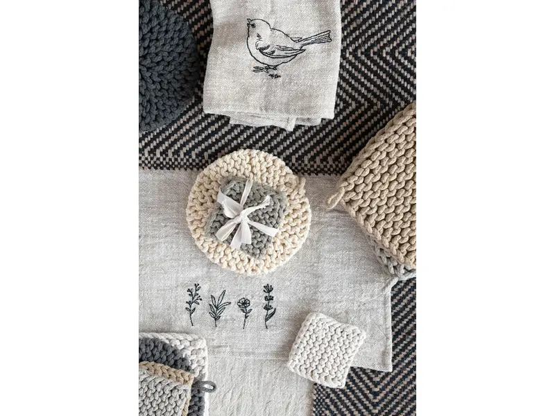 Creative Co-OP Cotton Crocheted Pot Holder, 4 Colors