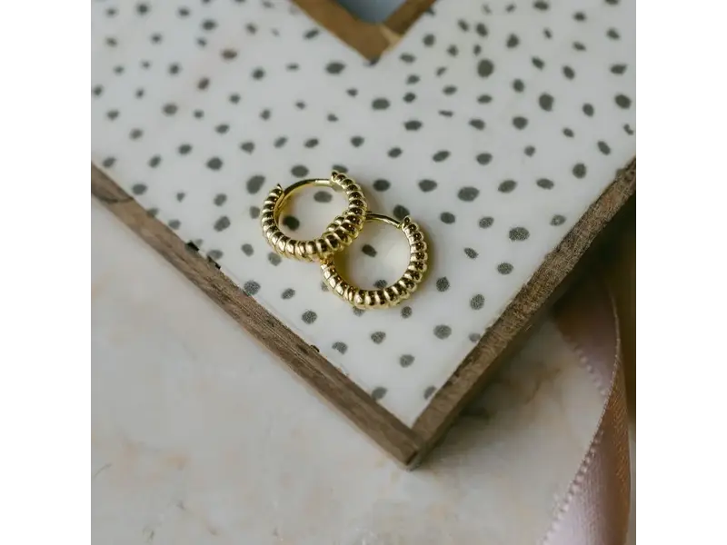 Ofina Jewelry Croissant Huggies GV