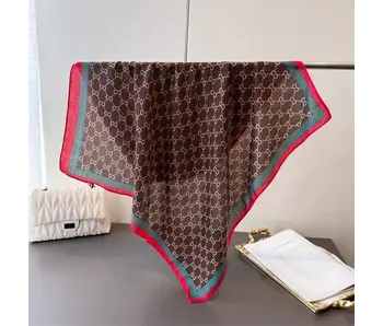 Thin Fashion Print Square Scarf