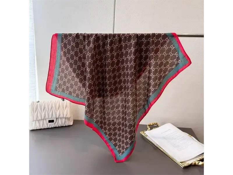 UZ Wholesale Store Thin Fashion Print Square Scarf