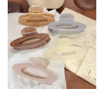 Minimal Glossy Transluscent Oval Hair Clips