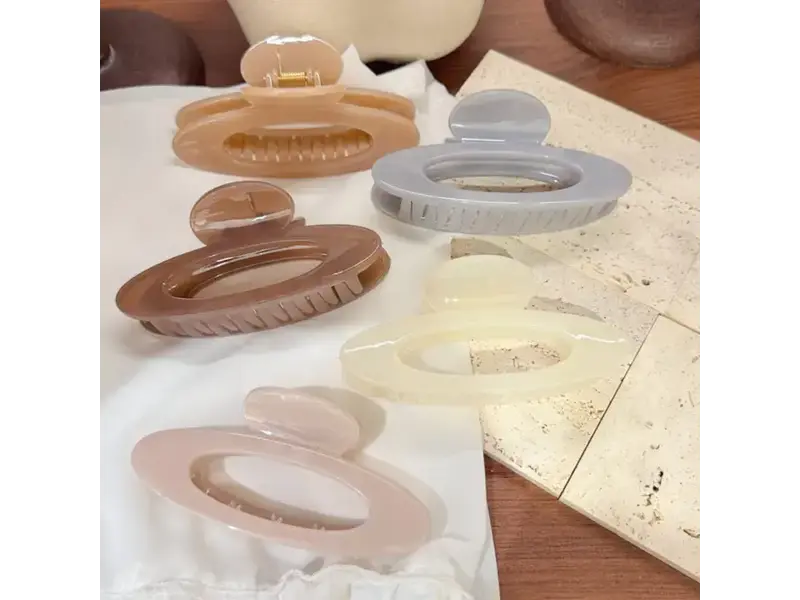 Minimal Glossy Transluscent Oval Hair Clips