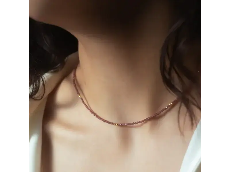 Ofina Jewelry Stone / Silver Mix Necklace: Rhodolite
