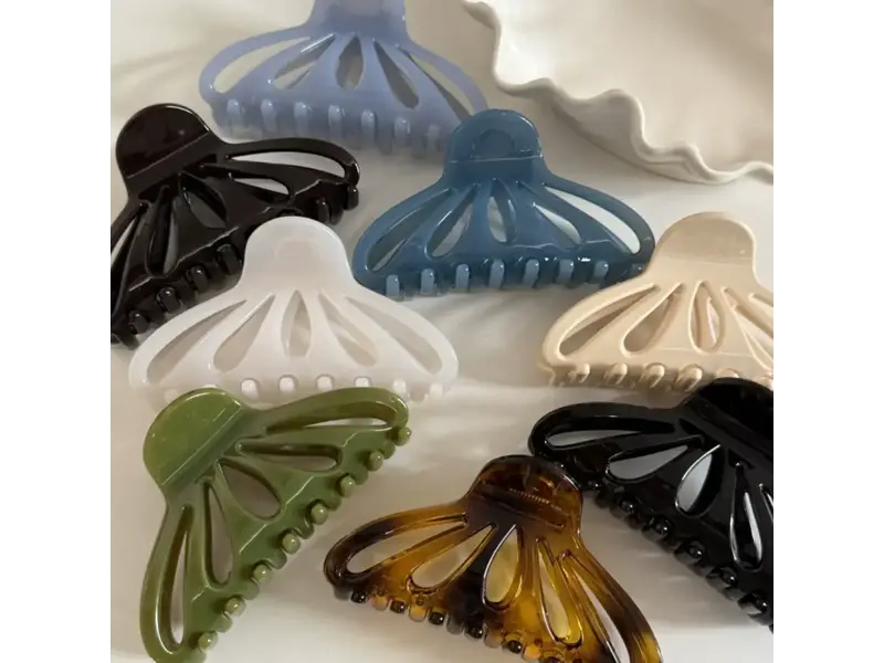 LoveLina Glossy Shell Shape Claw Clips