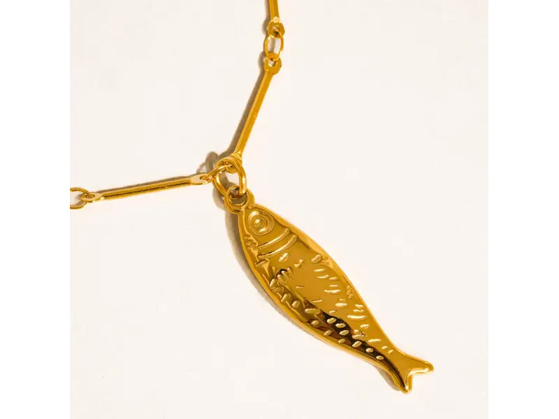 MAIQ Accessories Coralie 18K Gold Non-Tarnish Fish Pendant Chain Necklace