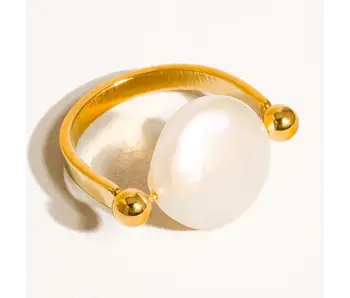 Déodat 18K Gold Non-Tarnish Baroque Pearl Ring