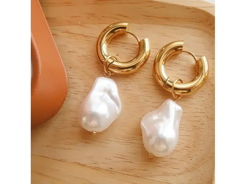 MAIQ Accessories Oceana Gold Statement Large Pearl Earrings