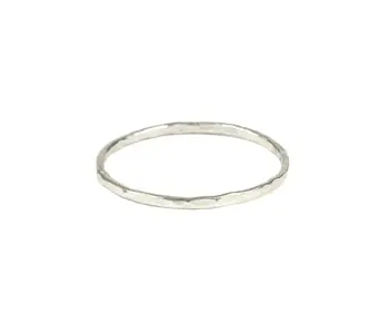 R25: SS Thin Hammered Band