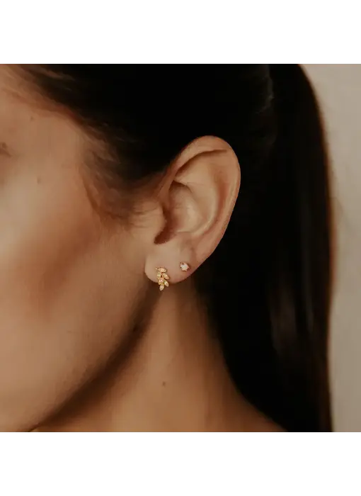 E864: Opal Prong Studs - GV