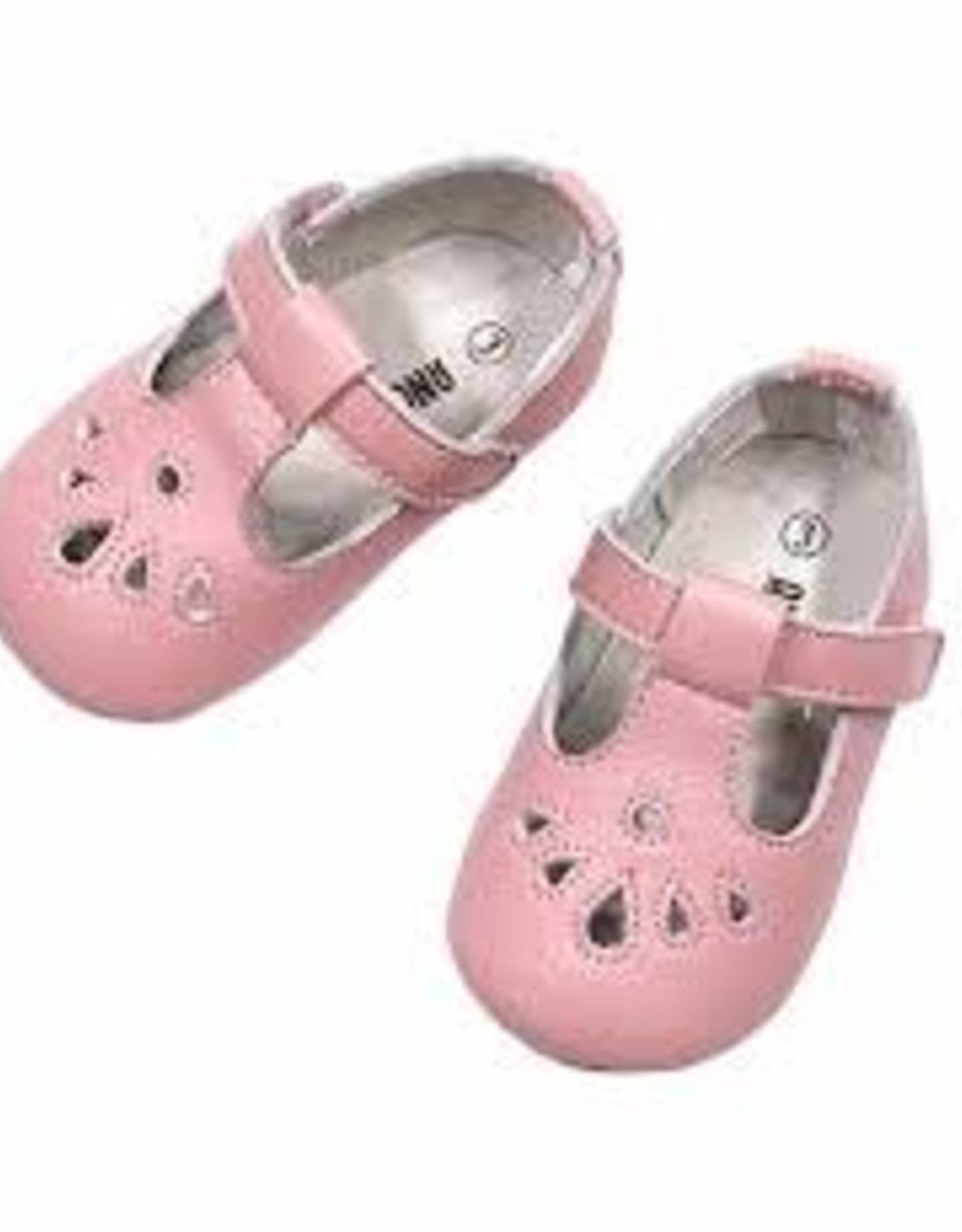 L'AMOUR Carina Leather Teardrop Crib Mary Jane in Pink