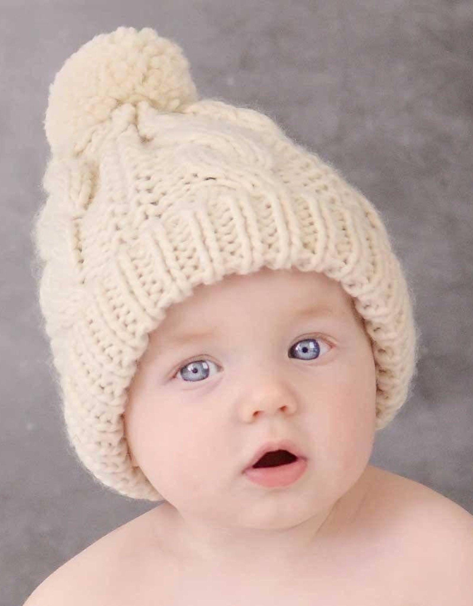 Huggalugs Cable Peony Beanie in Natural