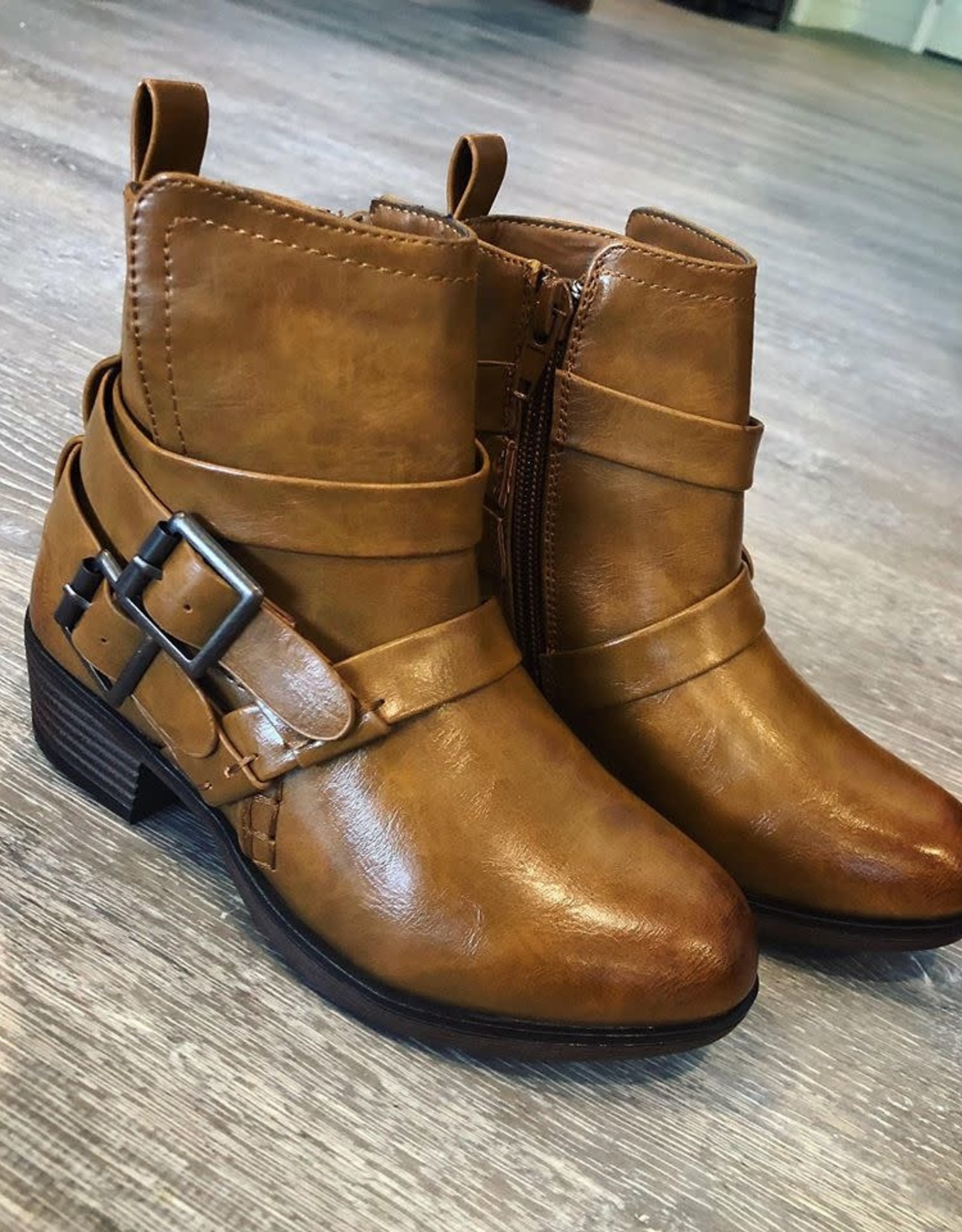 Zury Boot in Tan