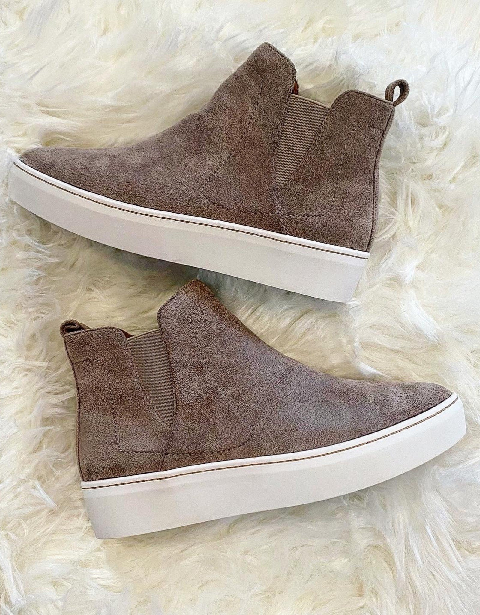Diana Sneaker in Taupe