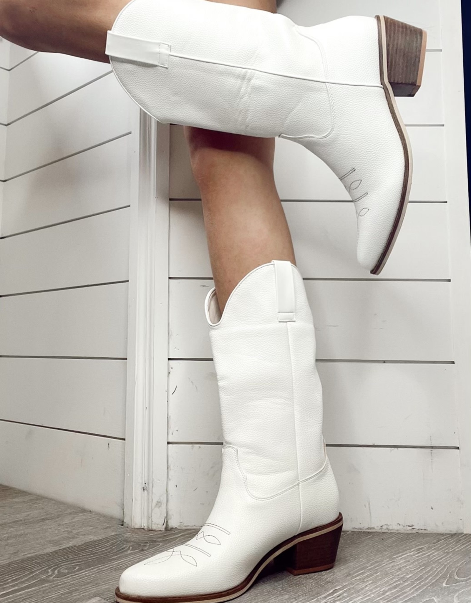 Addison Cowboy Boot in White