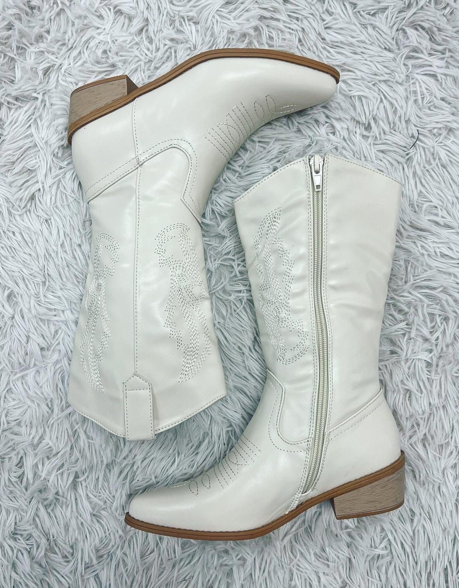 Pierre Dumas Kids Wilder Boot in Cream