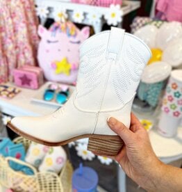 Shu Shop Zahara Boot in White