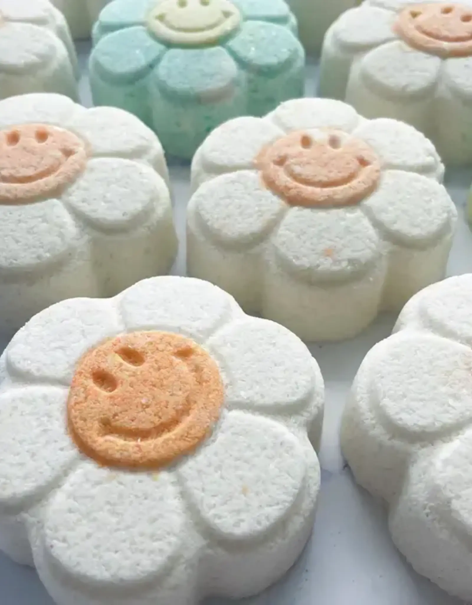 Happy Daisy Bath Bomb