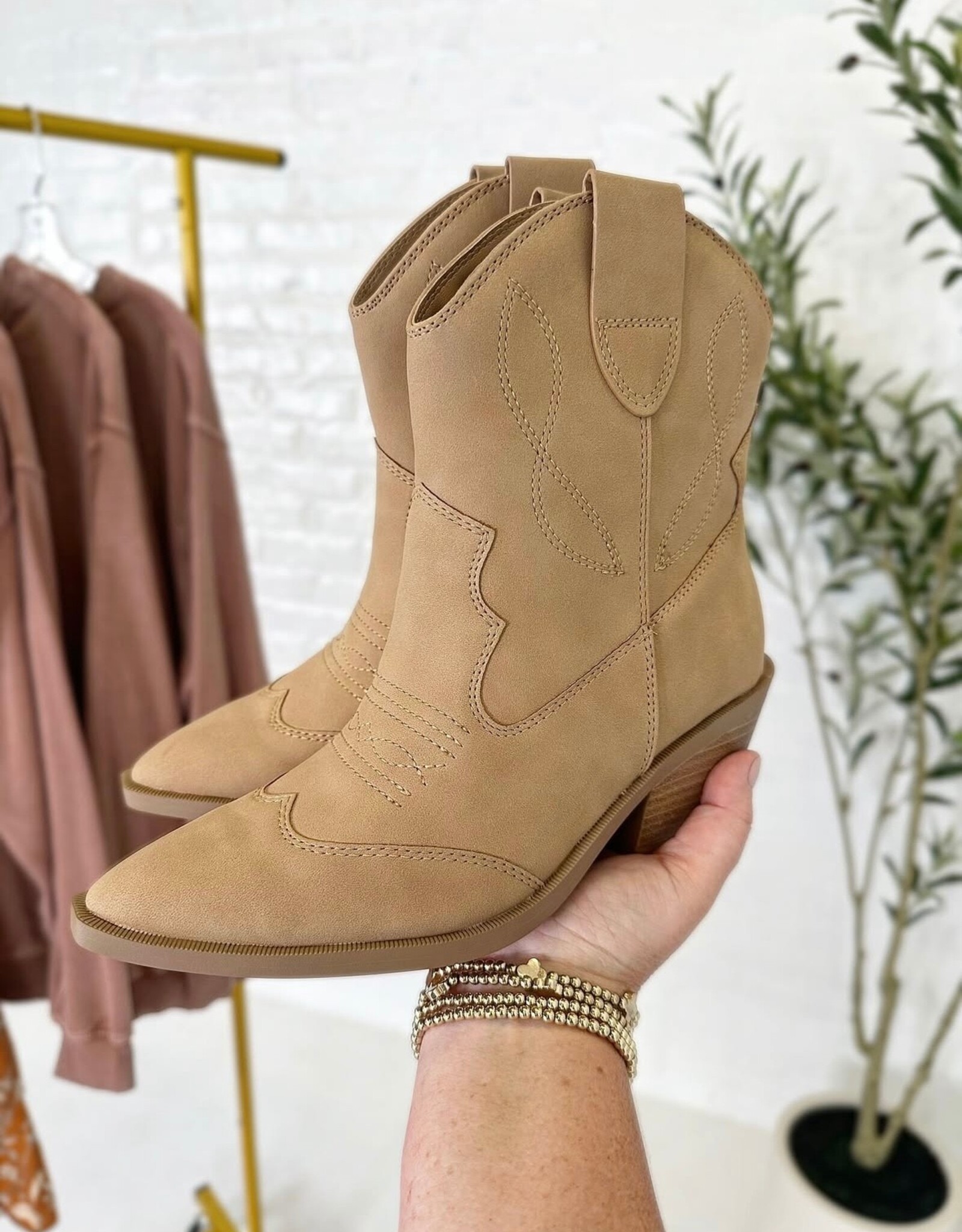SODA Incity Boot in Camel