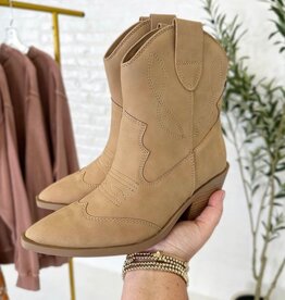 SODA Incity Boot in Camel