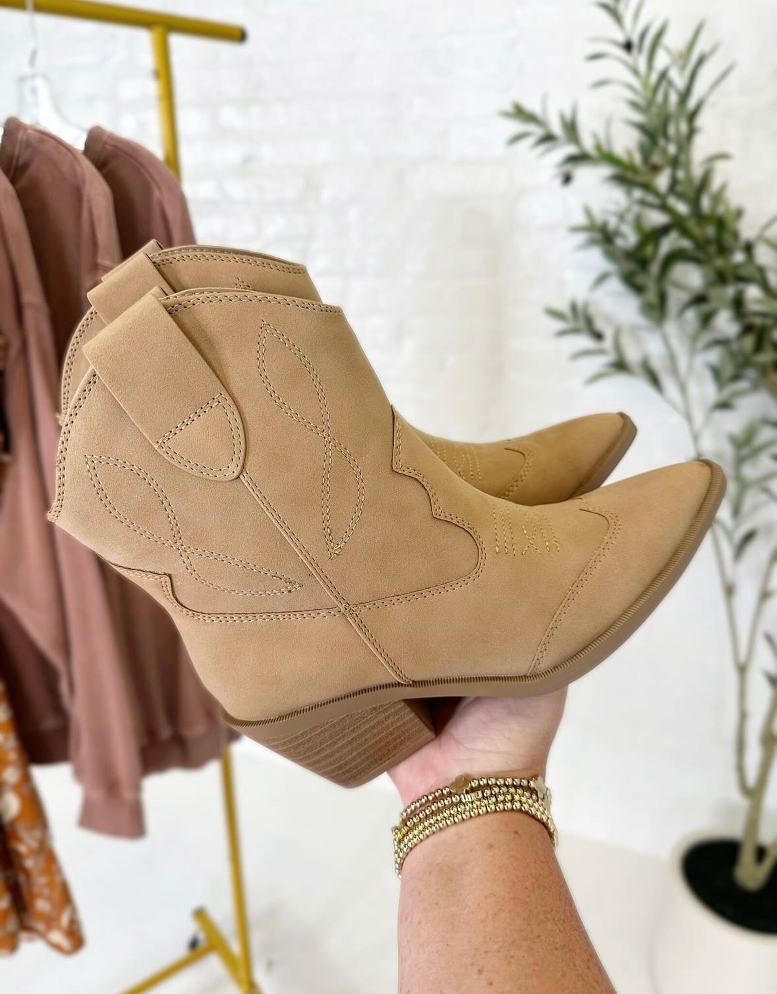 SODA Incity Boot in Camel