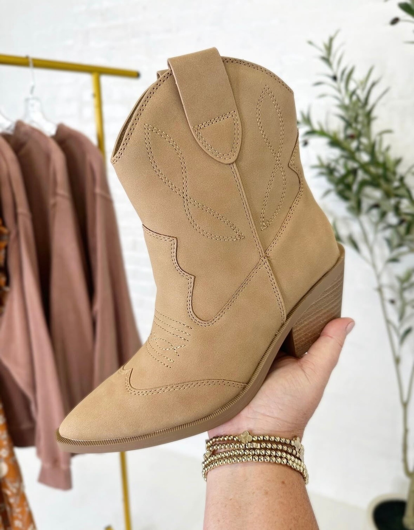 SODA Incity Boot in Camel